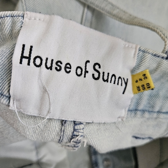 House Of Sunny Handlebar Curve Light Wash Wide Leg Jeans - Picture 12 of 13